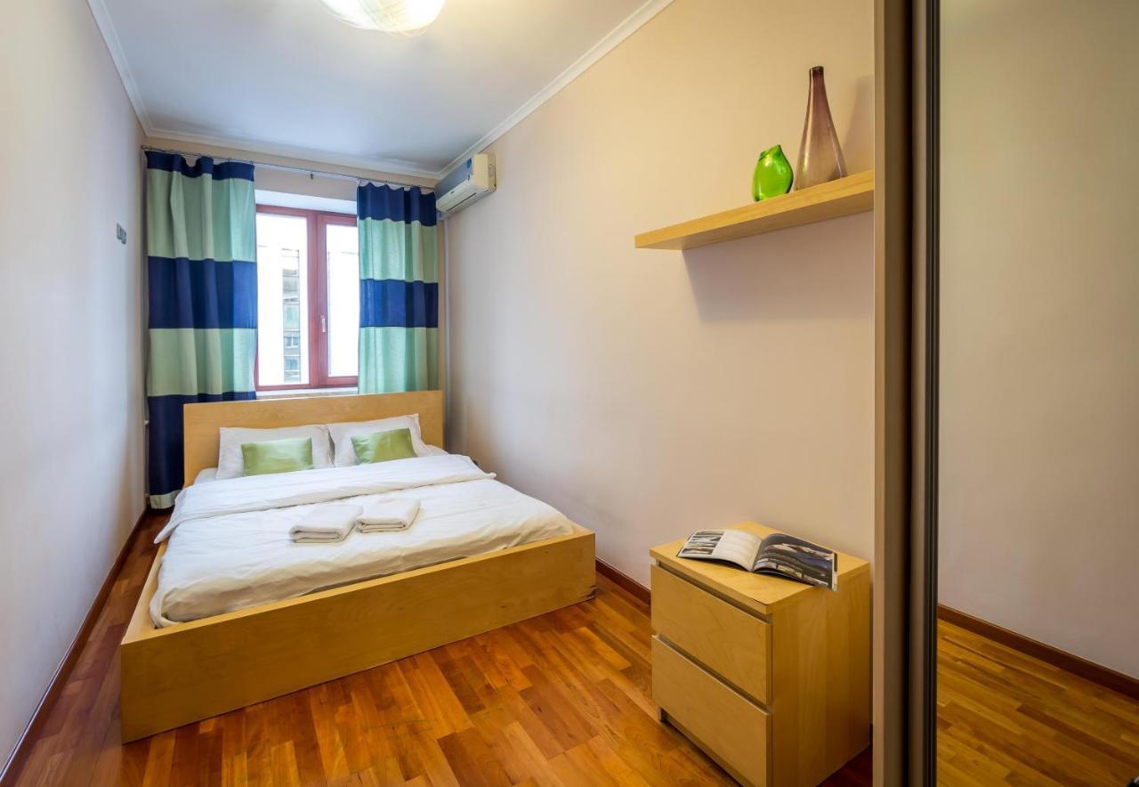 Apartment On Triokhsviatytelska Kiev Esterno foto