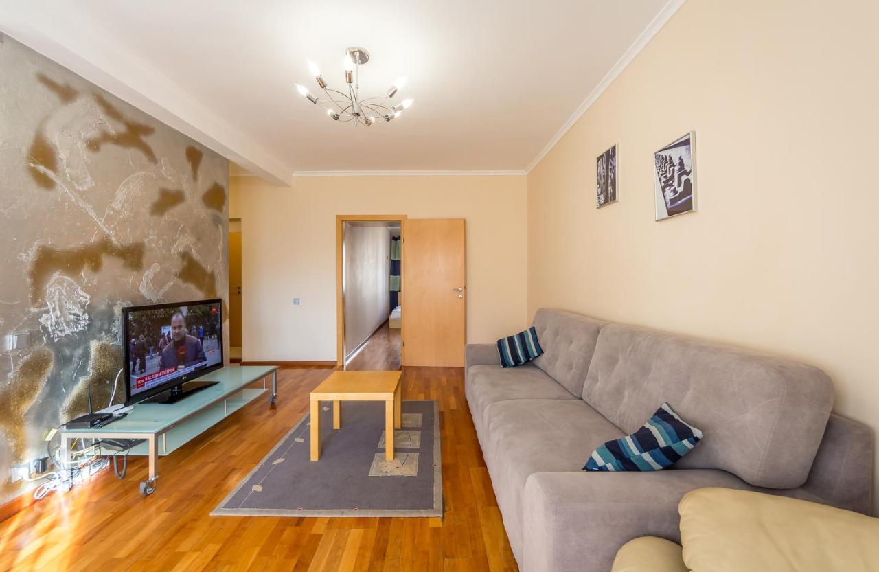 Apartment On Triokhsviatytelska Kiev Esterno foto